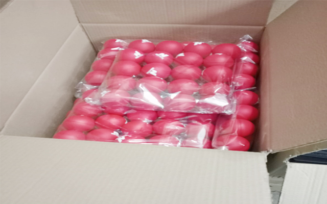 kırmızı stres topu